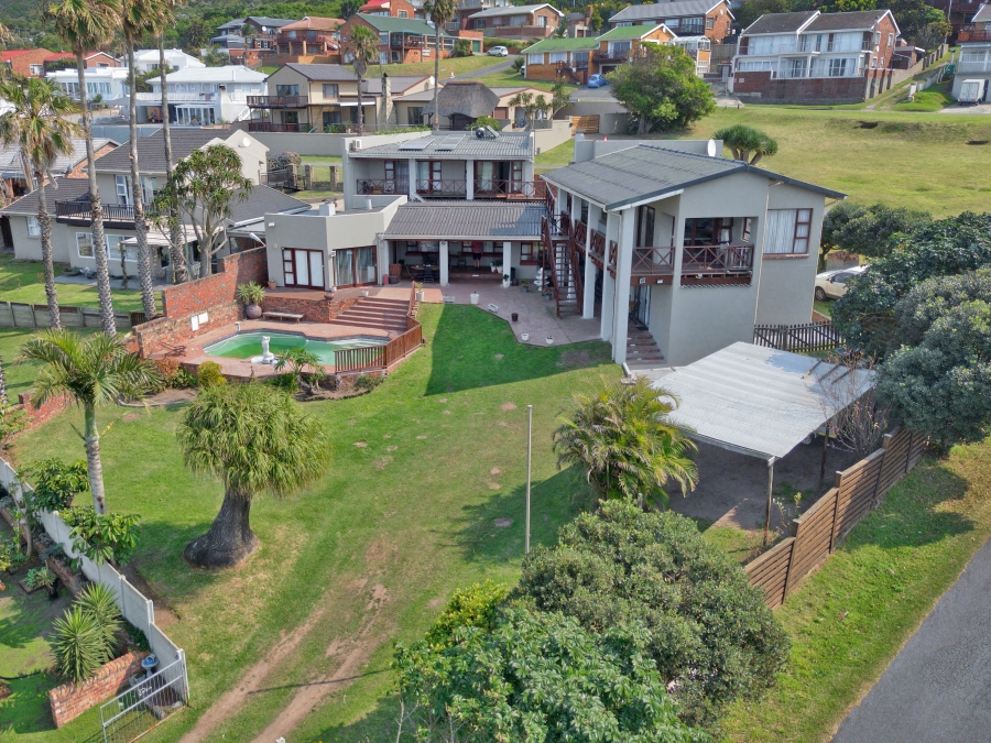 5 Bedroom Property for Sale in Winterstrand Eastern Cape